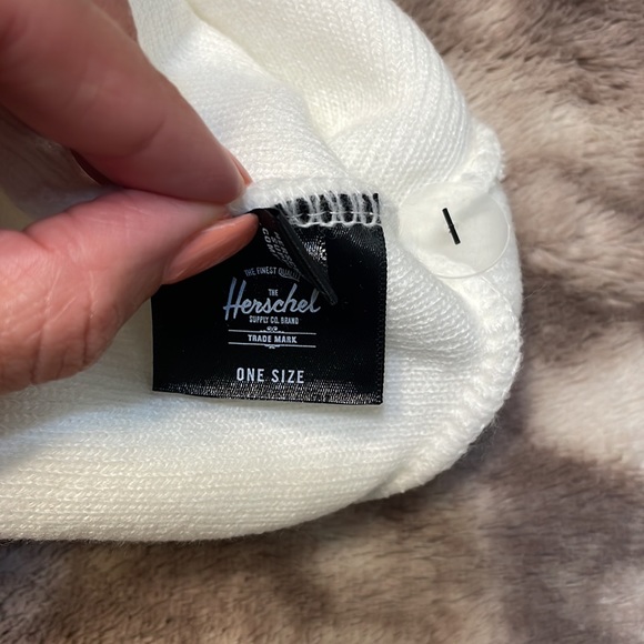 New With Tags Herschel White Beanie - Picture 6 of 9